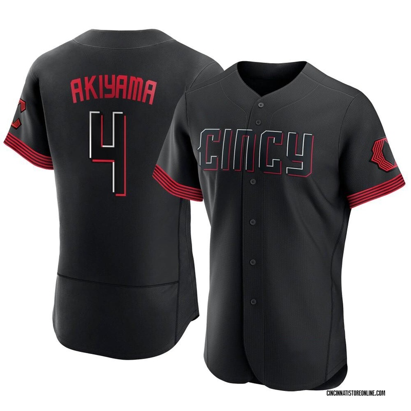 Shogo Akiyama joins the Cincinnati Reds in grand fashion